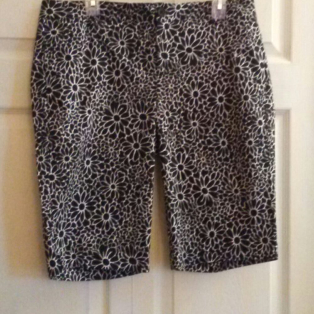 Shorts - Picture 6 of 6